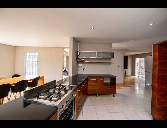 3 BEDROOM HOUSE FOR SALE IN OVERPORT